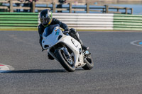 PJM-Wedding-Photography;enduro-digital-images;event-digital-images;eventdigitalimages;mallory-park;mallory-park-photographs;mallory-park-trackday;mallory-park-trackday-photographs;no-limits-trackdays;peter-wileman-photography;racing-digital-images;trackday-digital-images;trackday-photos